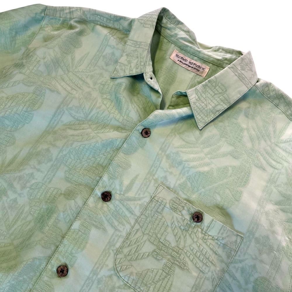 Island Republic Mens Large Green Hawaiian Style Embossed Button Down Shirt 431